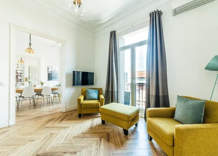 5 Gran Via Deluxe Apartment
