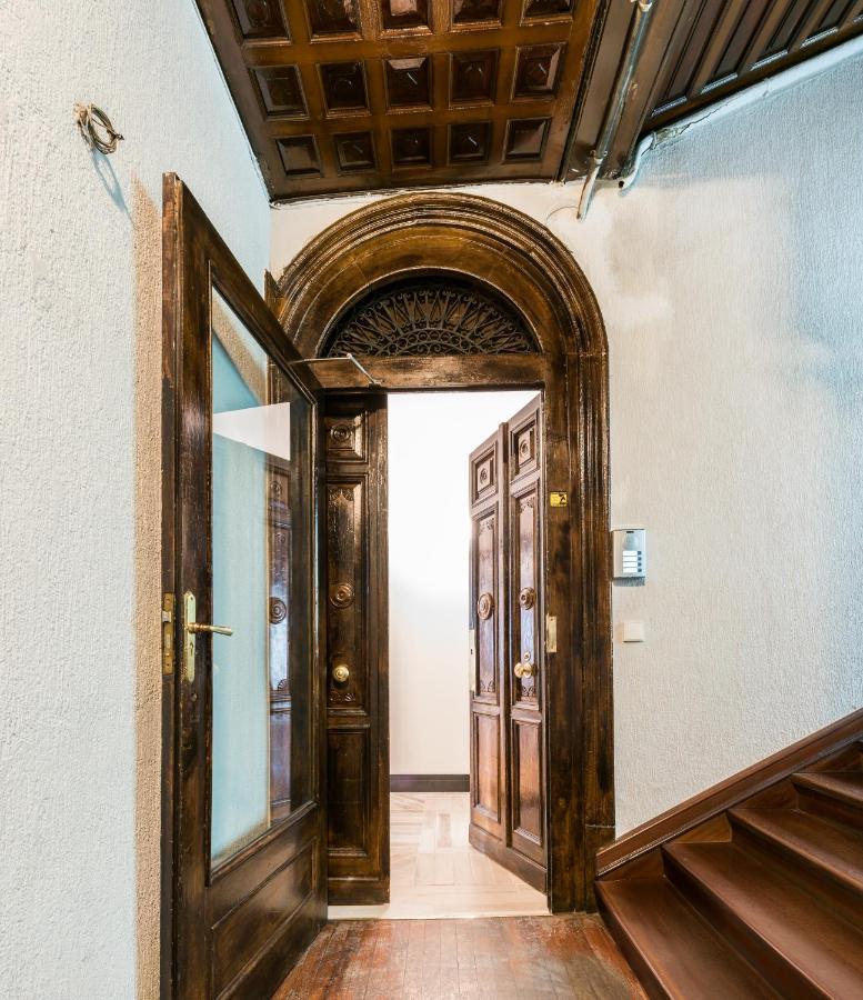 Luxury & Unique Puerta Del Sol Apartment