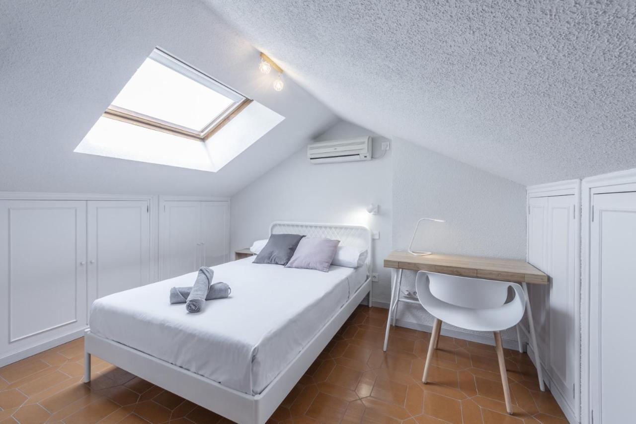 Room Urban Barajas 5 Guest house