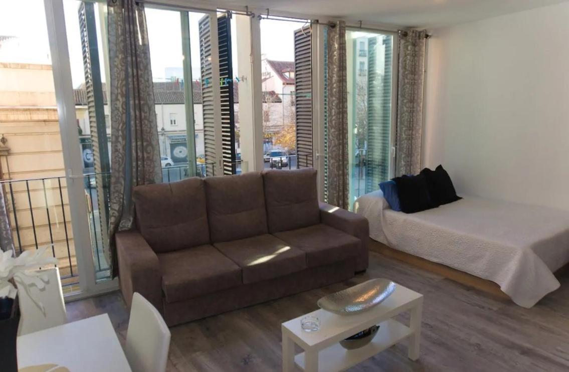 Apartamento Estudio En Plaza Vara Del Rey *