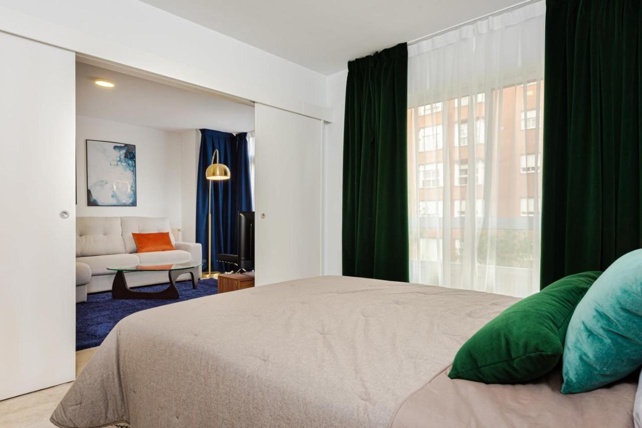 Huertas - Modern In Conde Orgaz Madrid