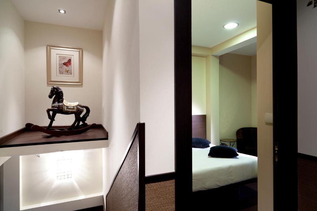 Thc Tirso Molina Hostal