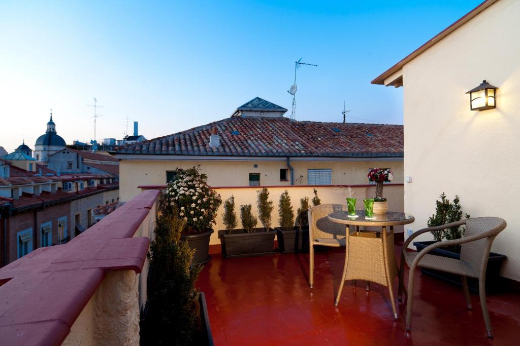 Thc Tirso Molina Hostal *