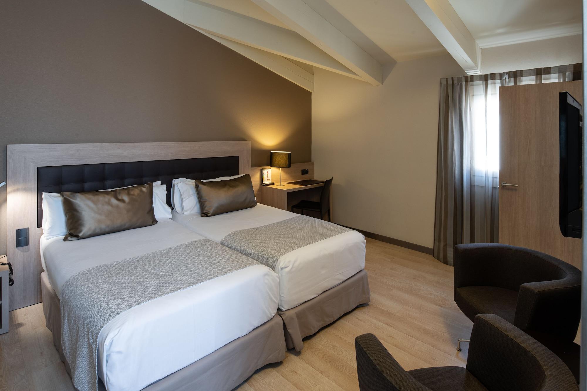 Catalonia Plaza Mayor Hotel 4*