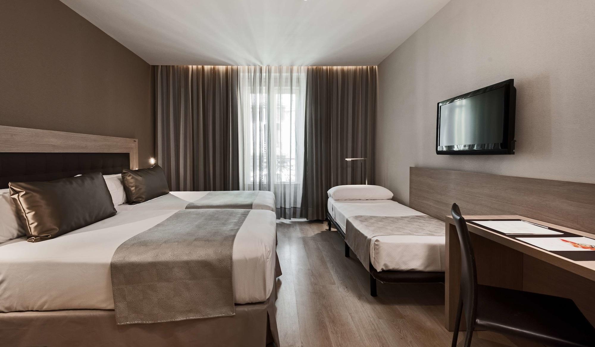 Catalonia Plaza Mayor 4*