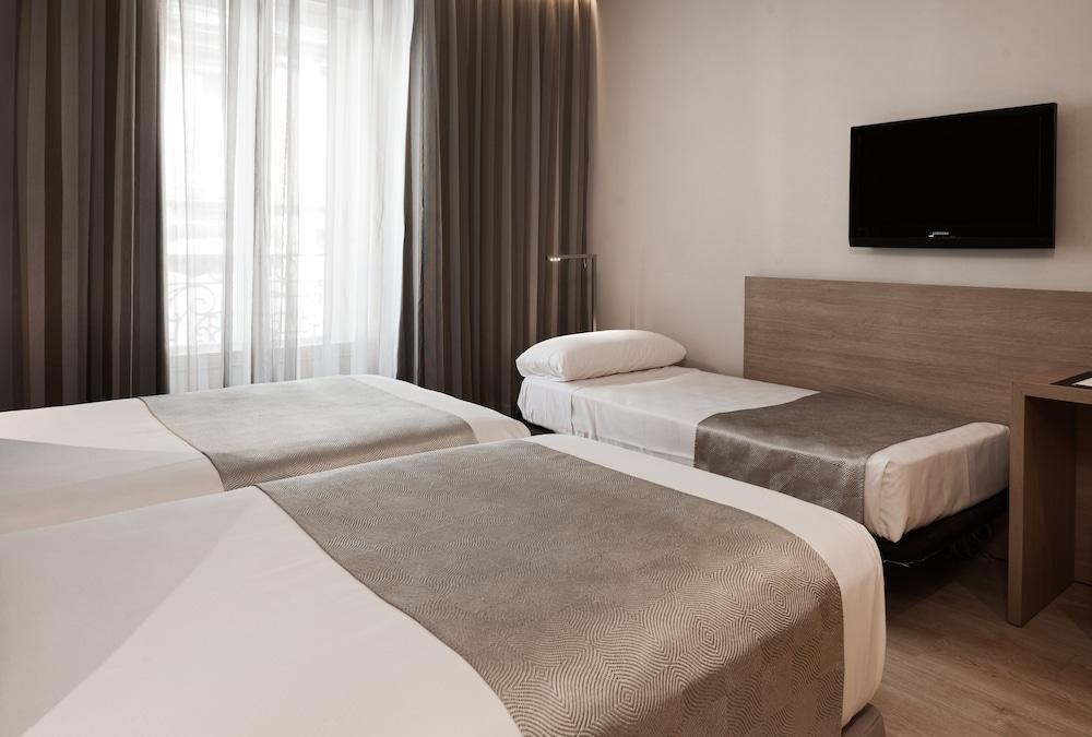 Catalonia Plaza Mayor Hotel