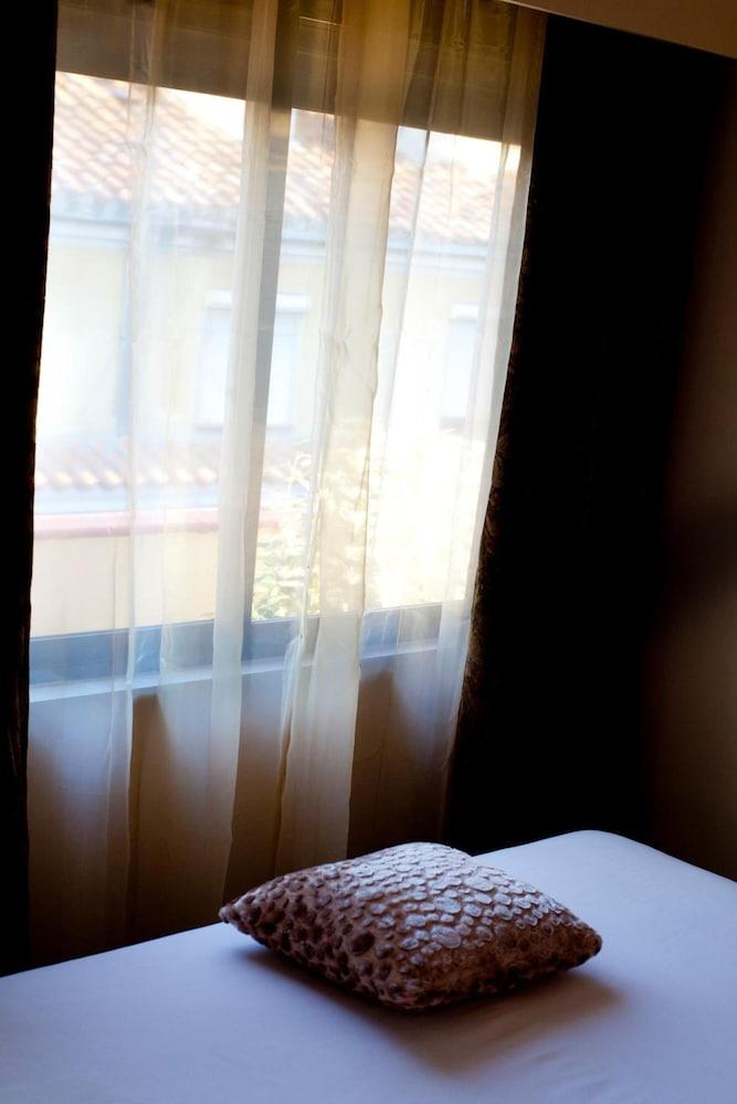 Thc Tirso Molina * Madrid