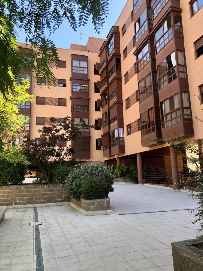 Wanda Ifema Con Parking Y Piscina * Madrid