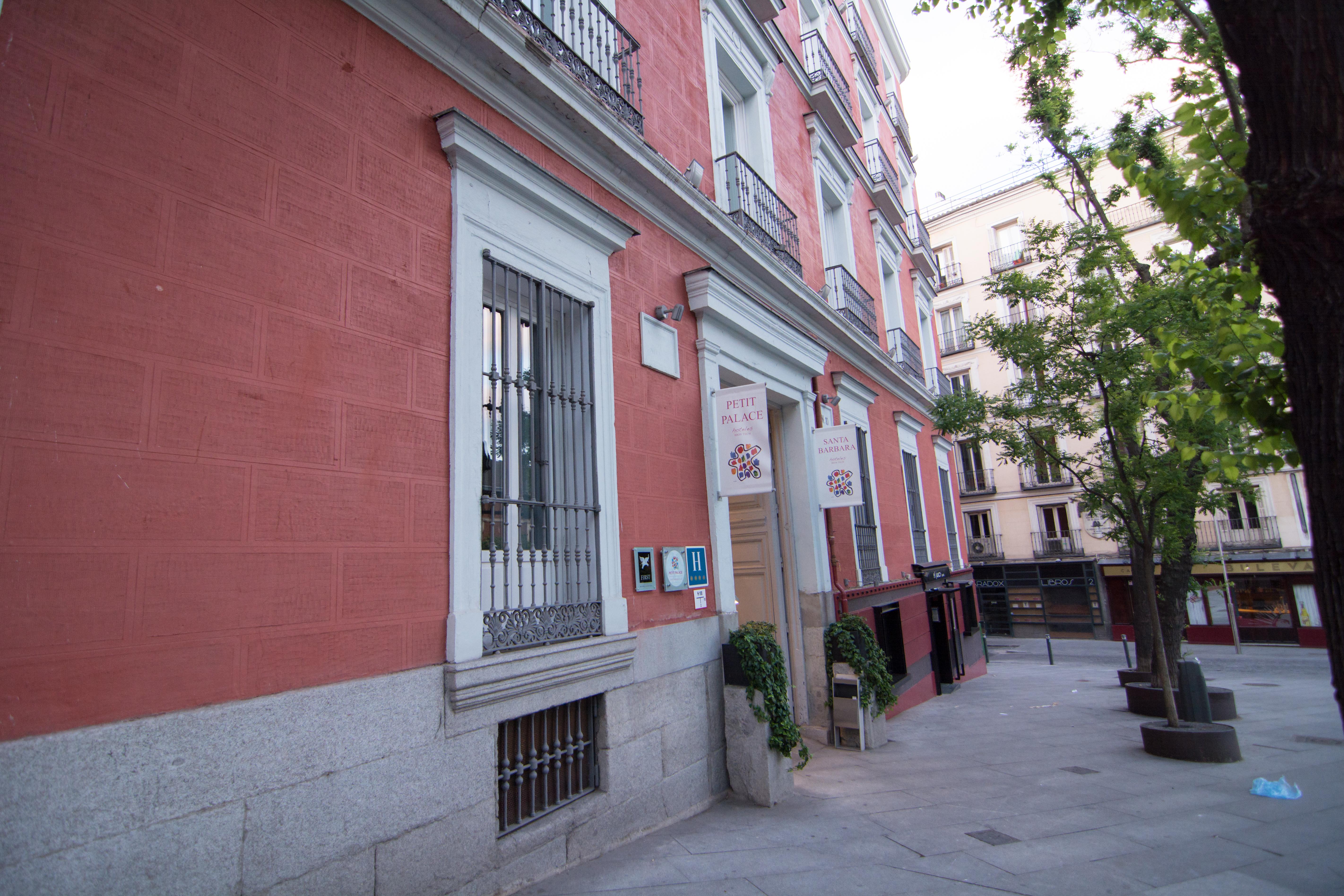 Petit Palace Santa Bárbara Hotel 4*