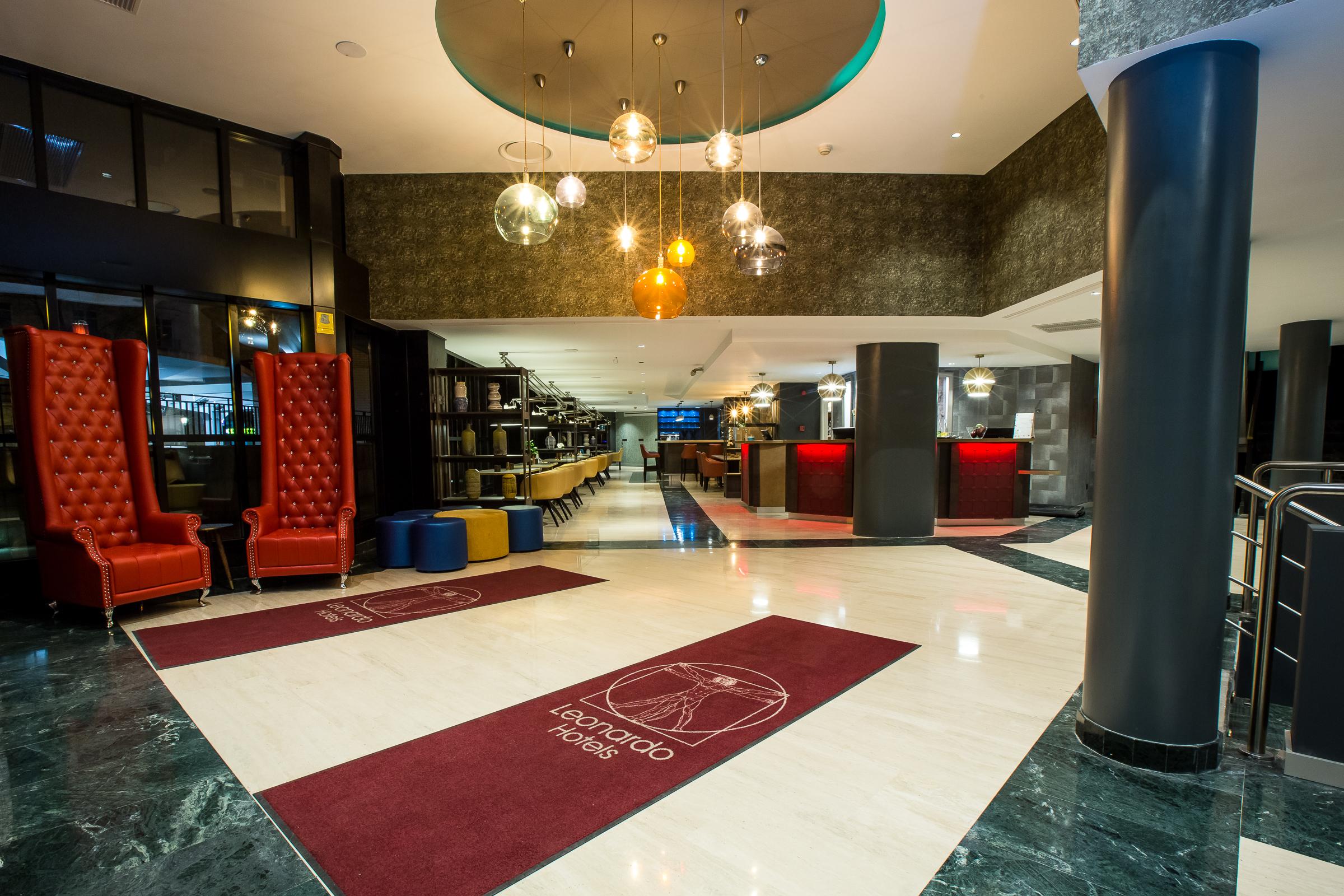 Leonardo Center 3*
