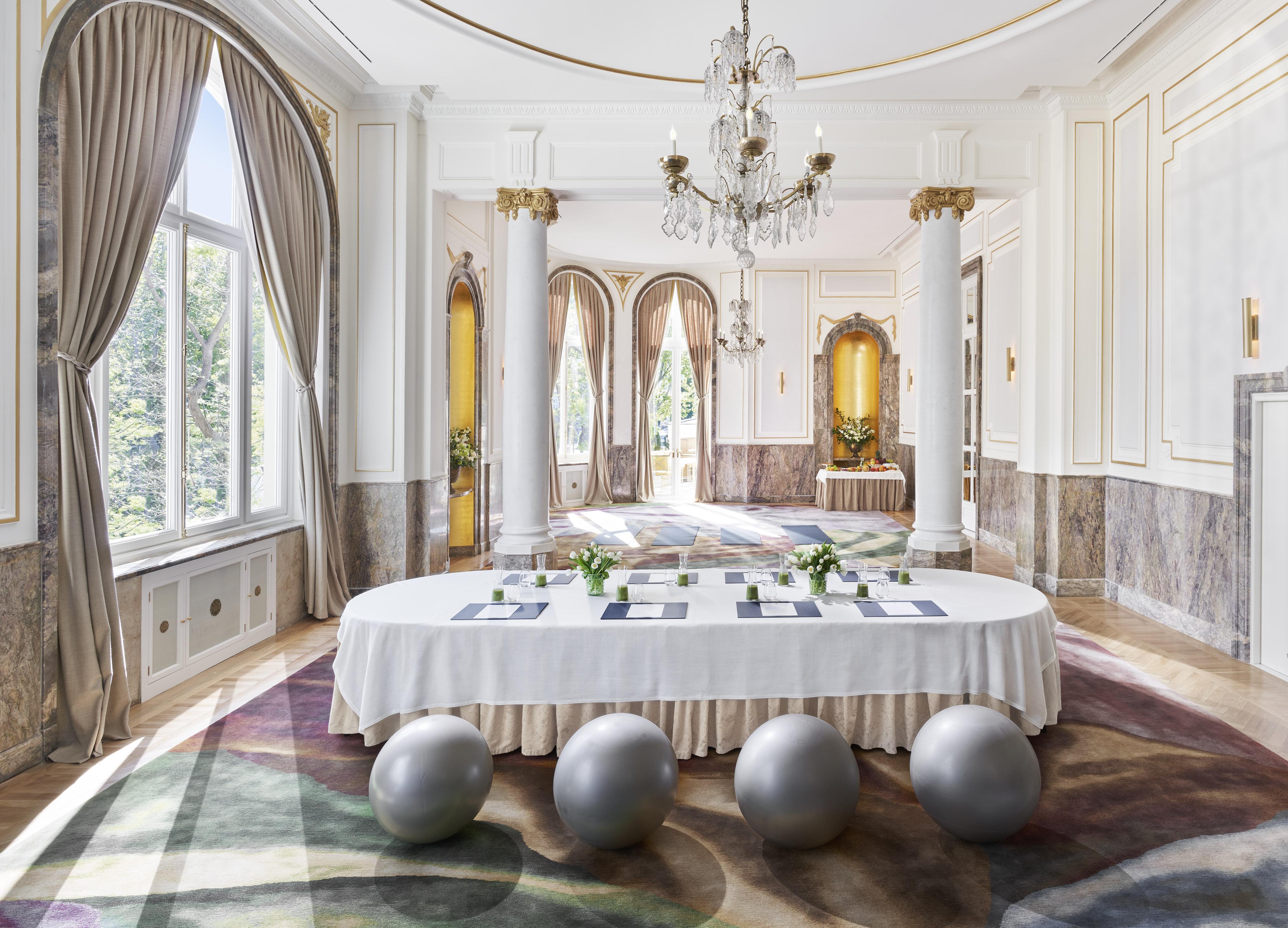 Mandarin Oriental, Ritz Hotel