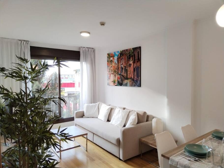 Amplio, Luminoso Y Confortable. Apartamento Madrid
