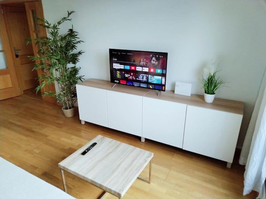 Amplio, Luminoso Y Confortable. Apartamento Madrid