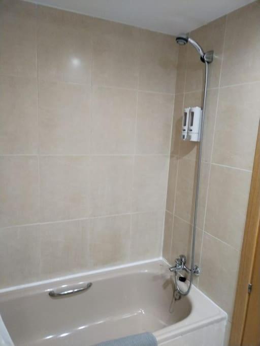 Amplio, Luminoso Y Confortable. Apartamento *