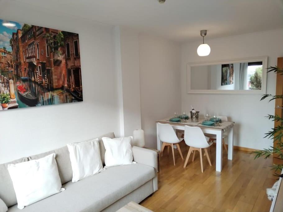 Apartamento Amplio, Luminoso Y Confortable. *