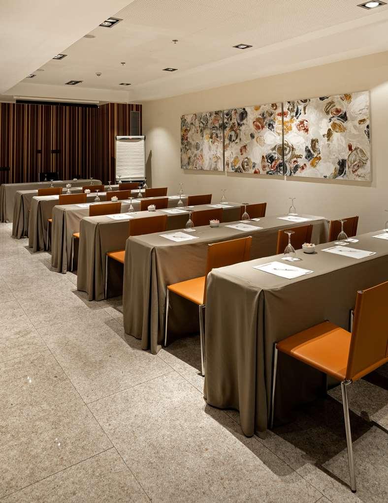 Catalonia Plaza Mayor Hotel 4*
