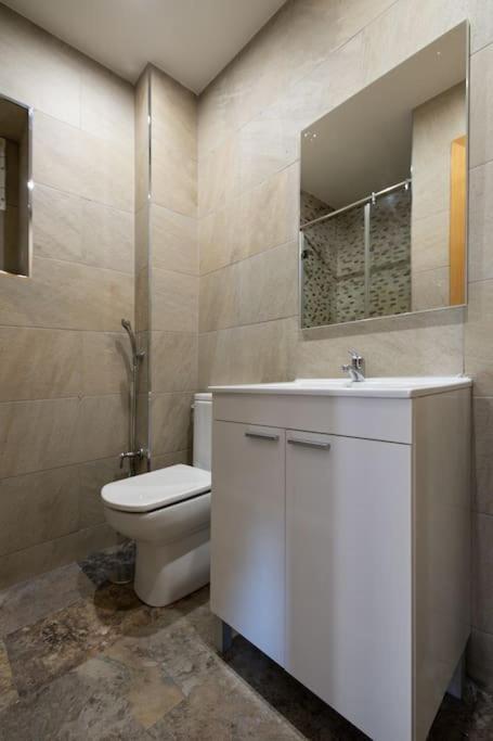 Amplio Apartamento Situado A 10 Minutos Del Retiro Apartamento