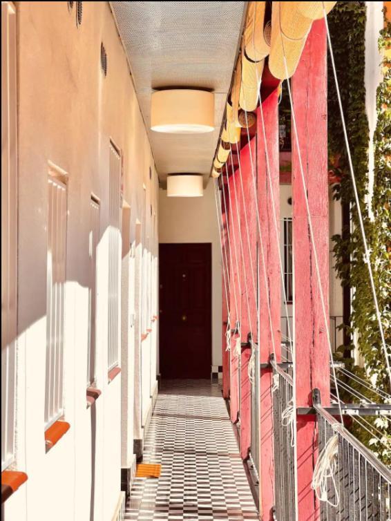 Apartamento Joan's Piano Corrala In Lavapies.