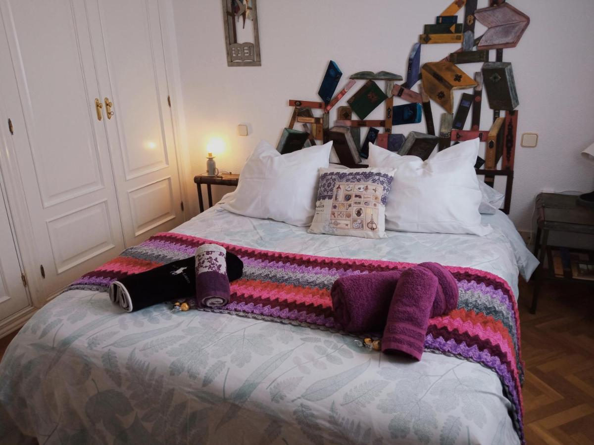 Habitación en casa particular Cálido Y Bien Comunicado Madrid
