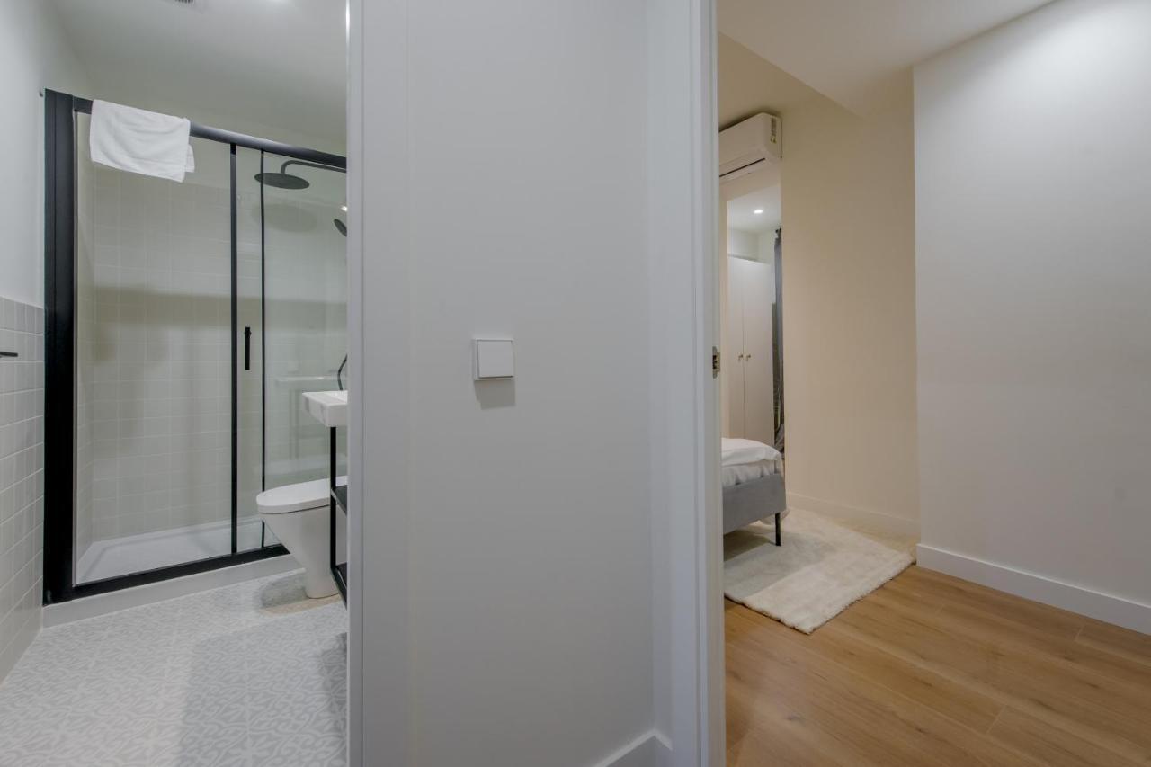 Modern Apt & Cool Interior Design En El Retiro Madrid