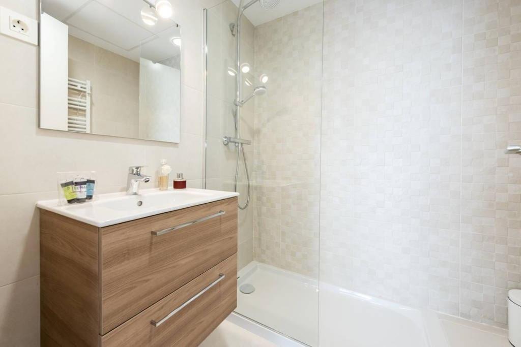 Chamberi Con Jardin C By Regalatemadrid Apartment Madrid