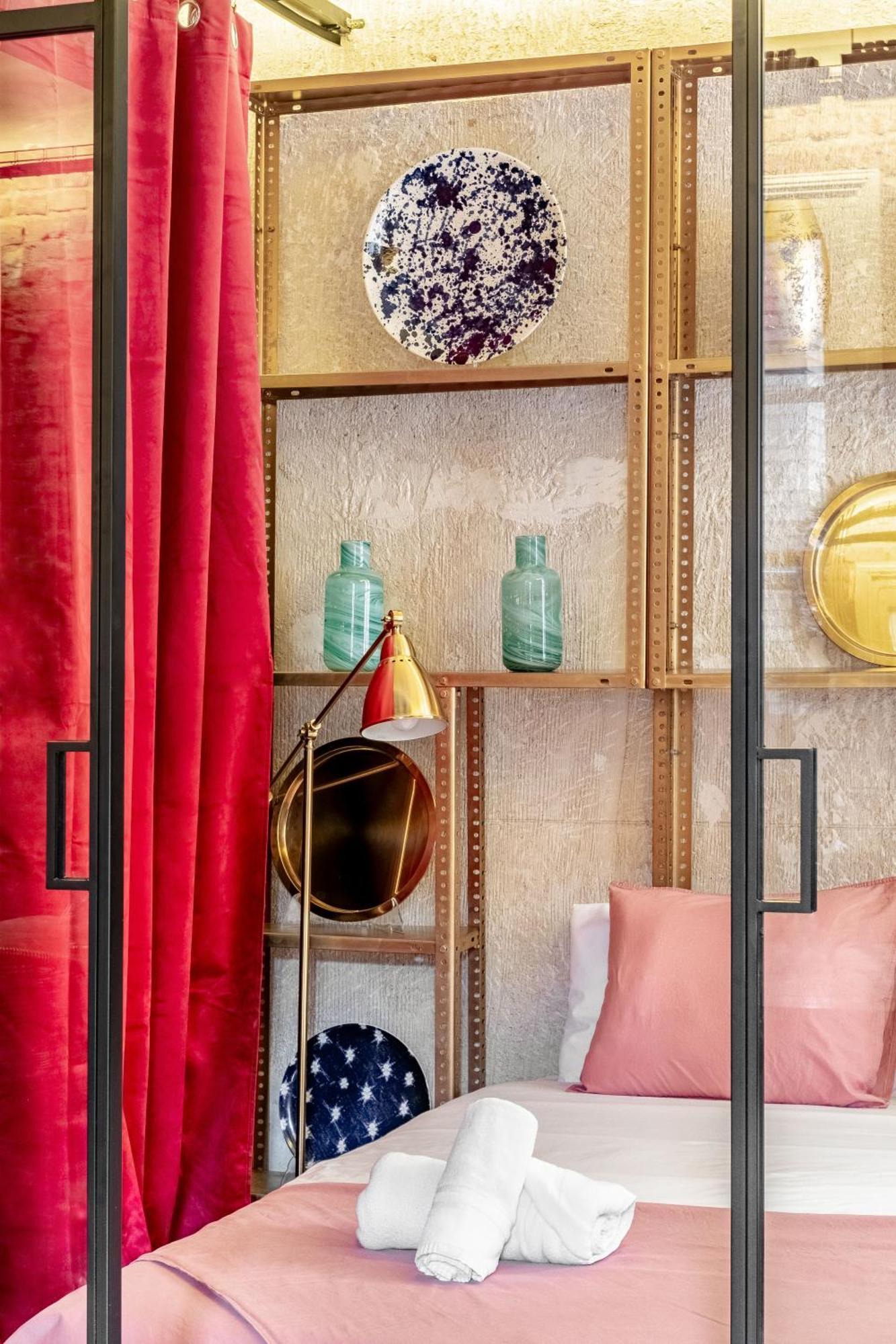 Charming Puerta De Alcala Apartment