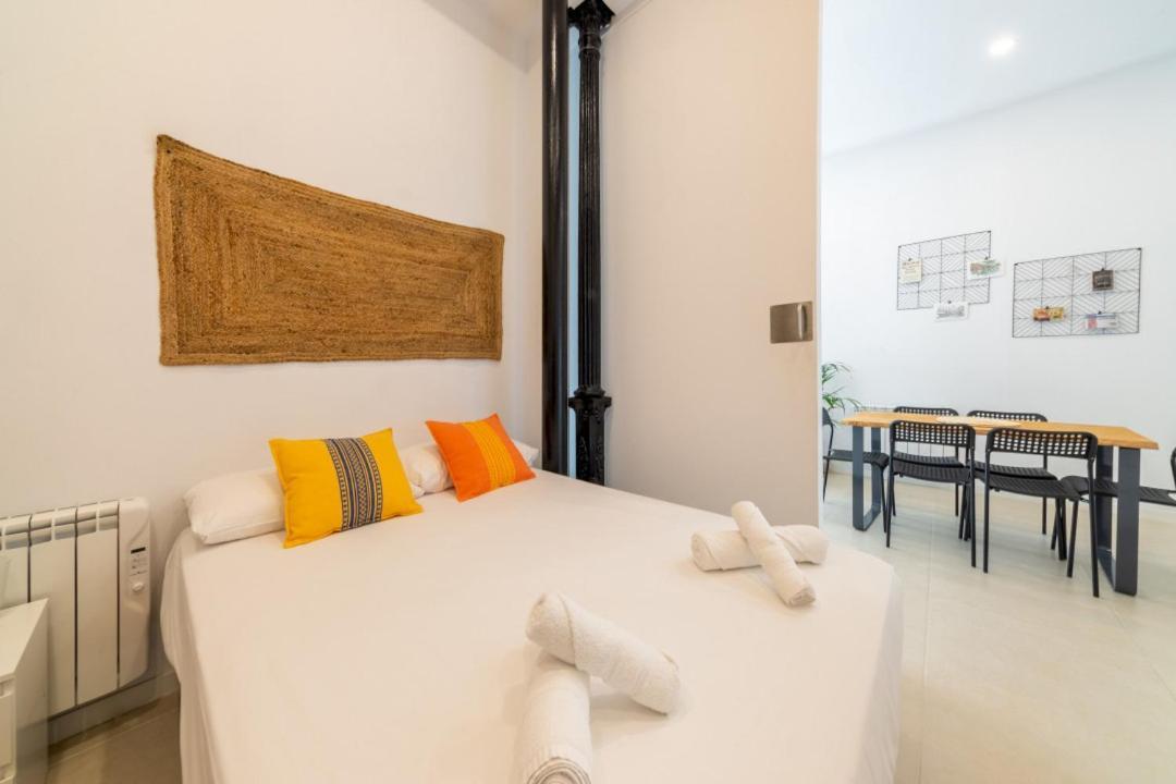 2 Bedrooms 1 Bathroom Furnished - Lavapies - Modern Cozy - Mintystay Madrid