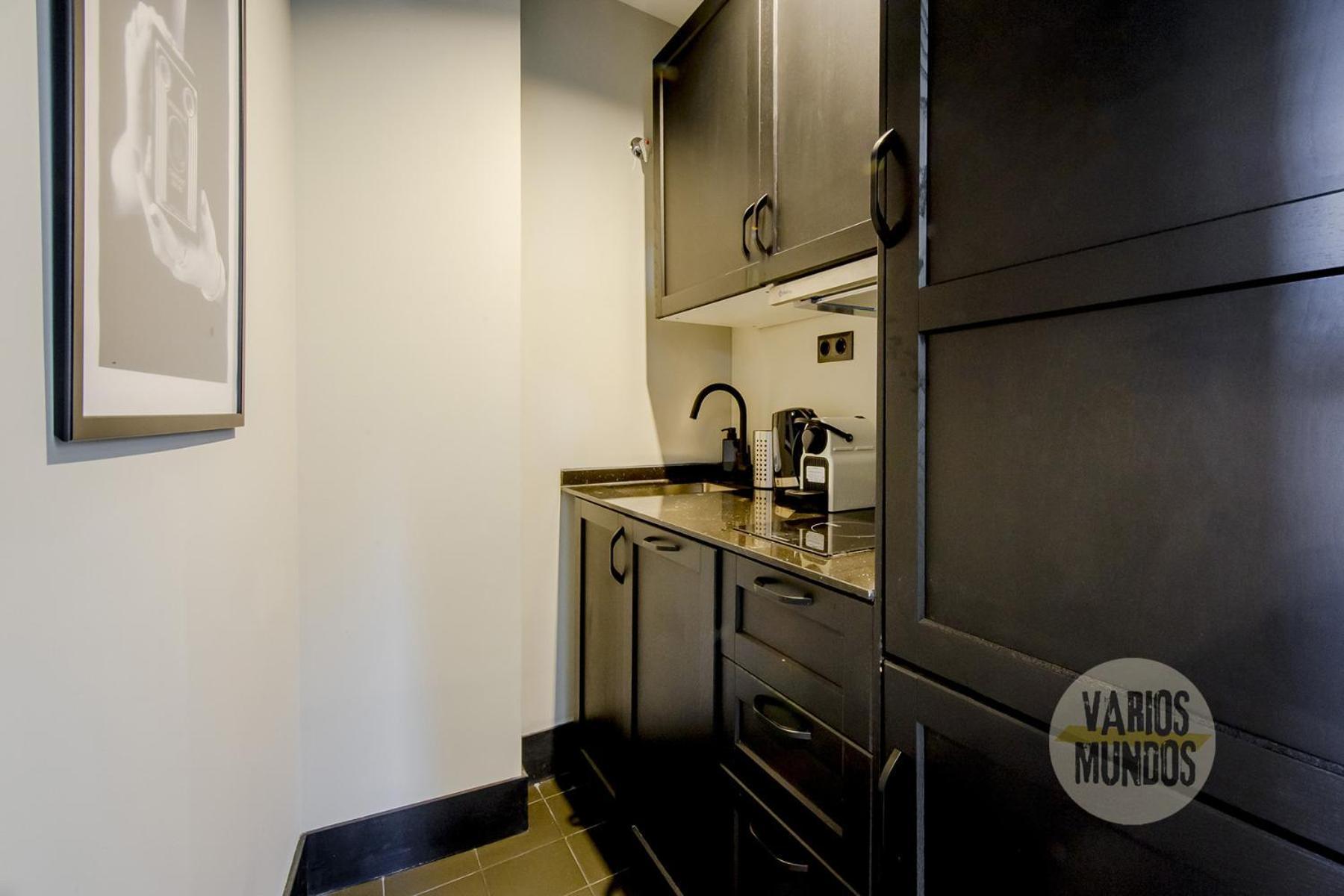 Familiar 5pax En Calle Santa Ana-centro E2 * Madrid