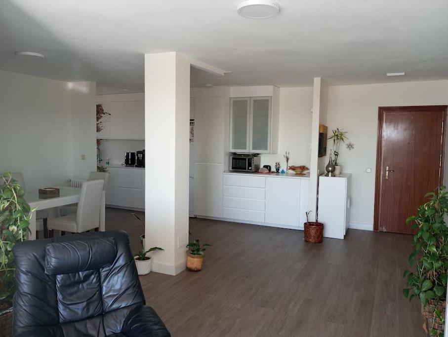 Apartment Luxury Renovated With Terrace In *