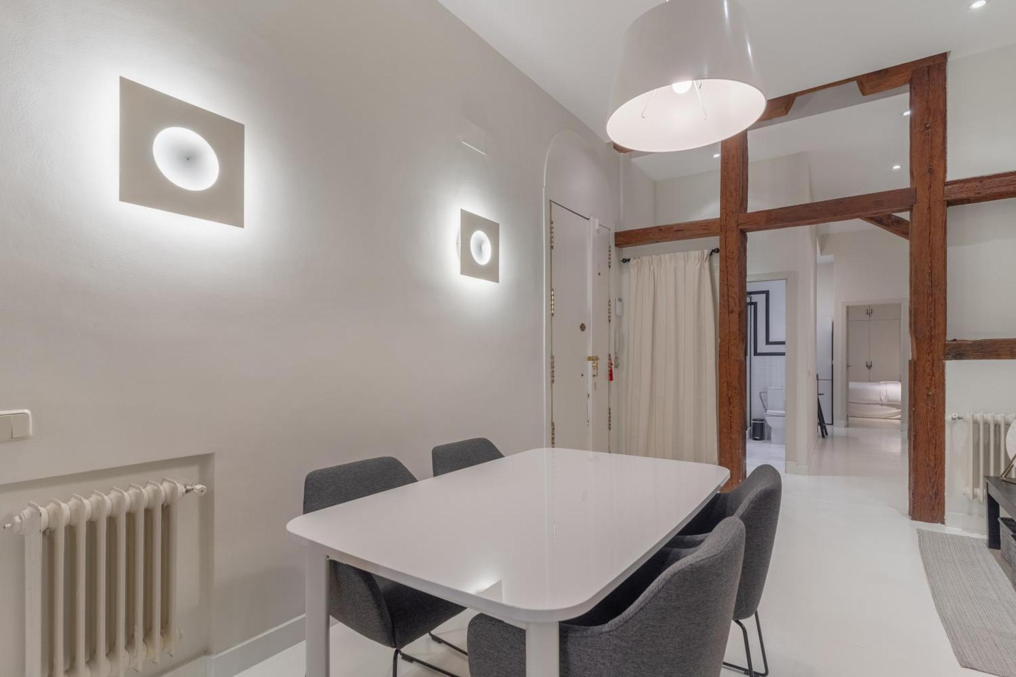 Spacious Modern-3bedrooms 2bathrooms-plaza Mayor * Madrid