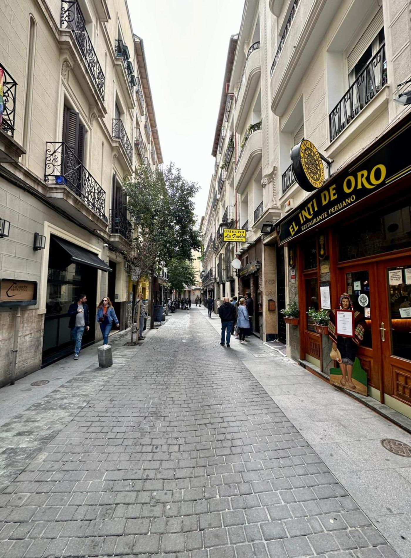 Estancia Literaria Para 3 En Las Letras, Ventura De La Vega Apartamento Madrid