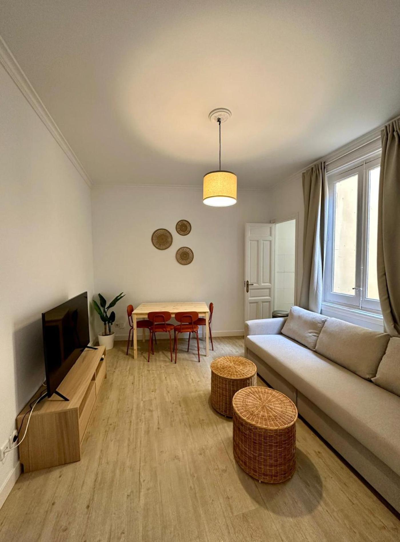 Apartamento Loft 3pax En Huertas-cortes *