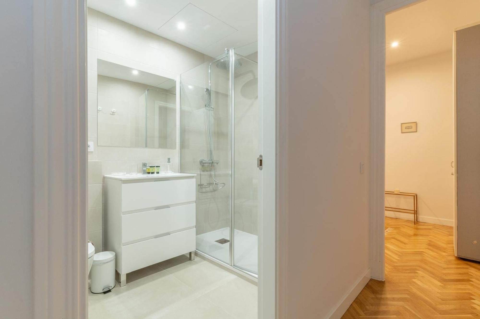 Spacious Central-3bedrooms 3bathrooms-sol Apartment