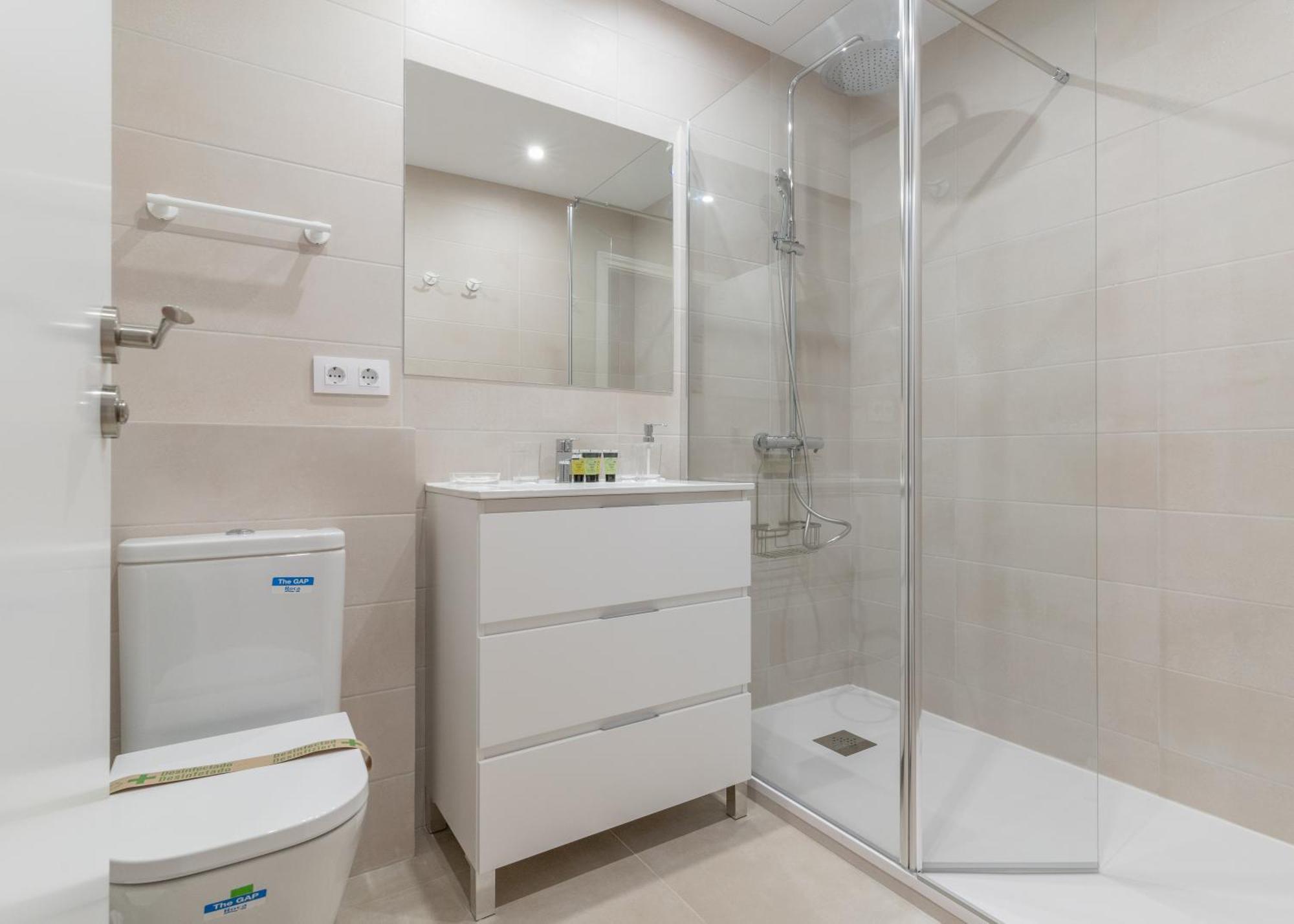 Spacious Central-3bedrooms 3bathrooms-sol Apartment *