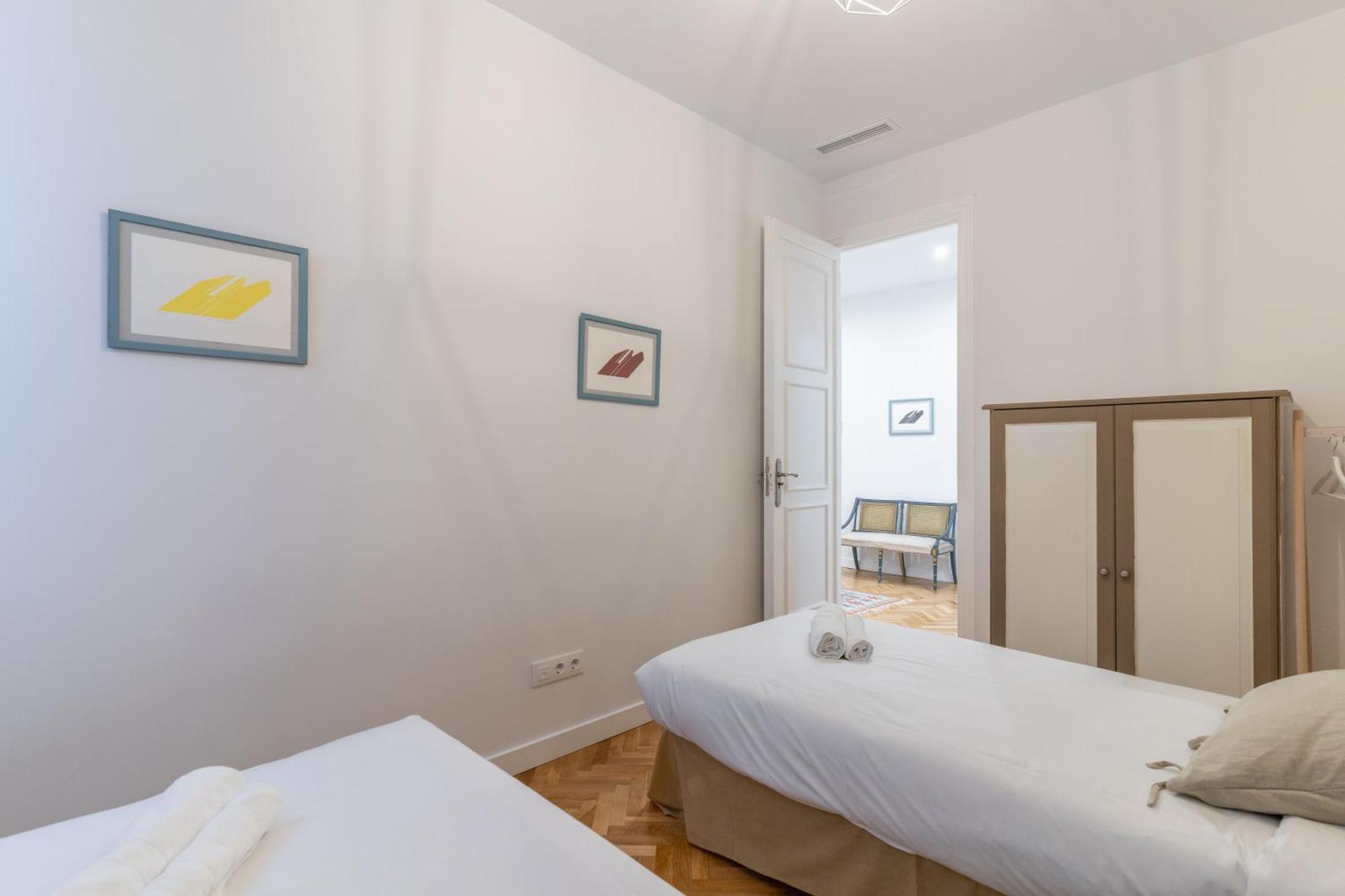 Spacious Central-3bedrooms 3bathrooms-sol * Madrid