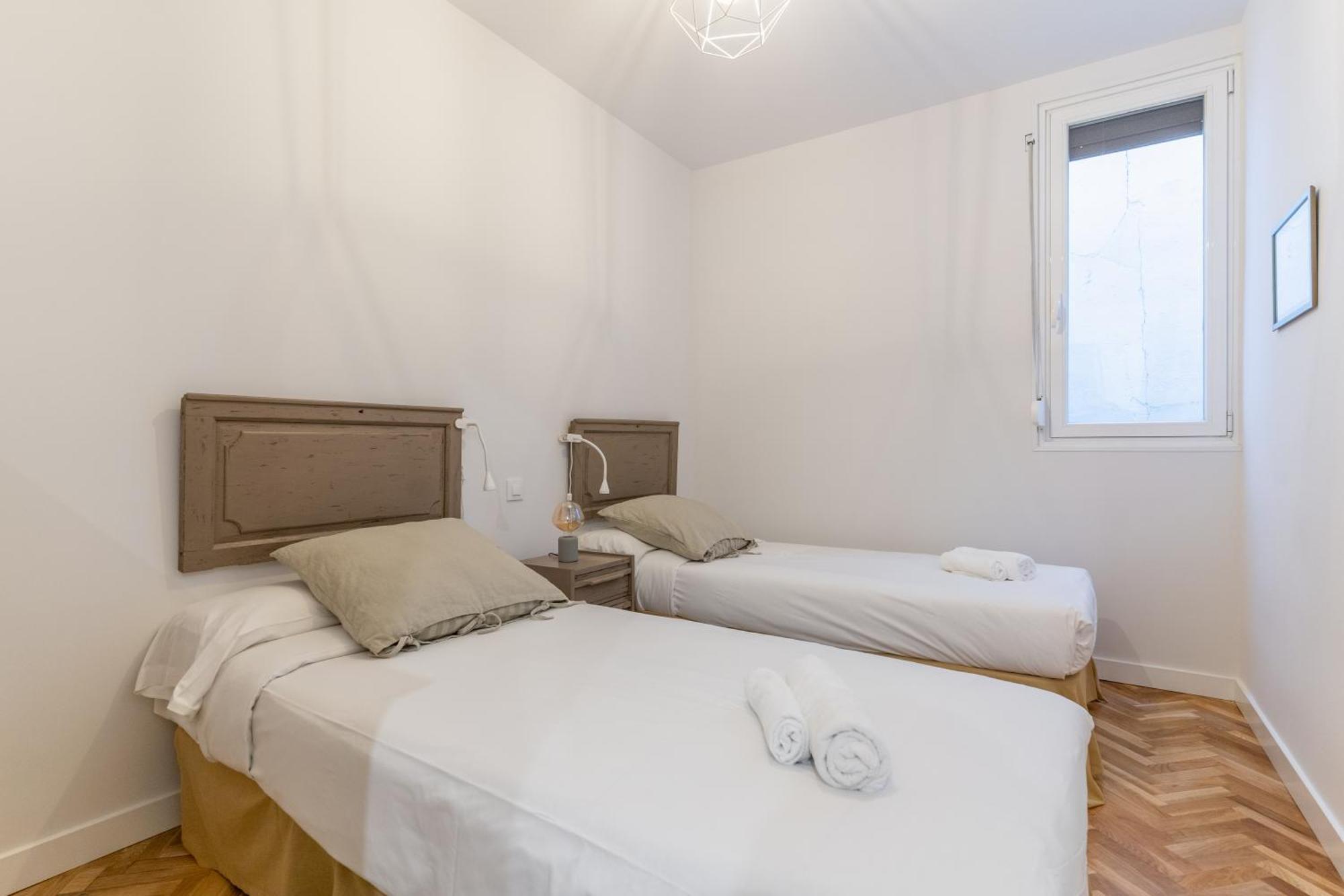 Apartment Spacious Central-3bedrooms 3bathrooms-sol Madrid