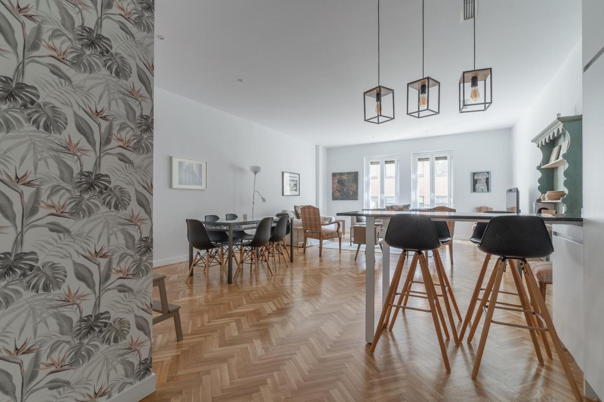 Spacious Central-3bedrooms 3bathrooms-sol Apartment *