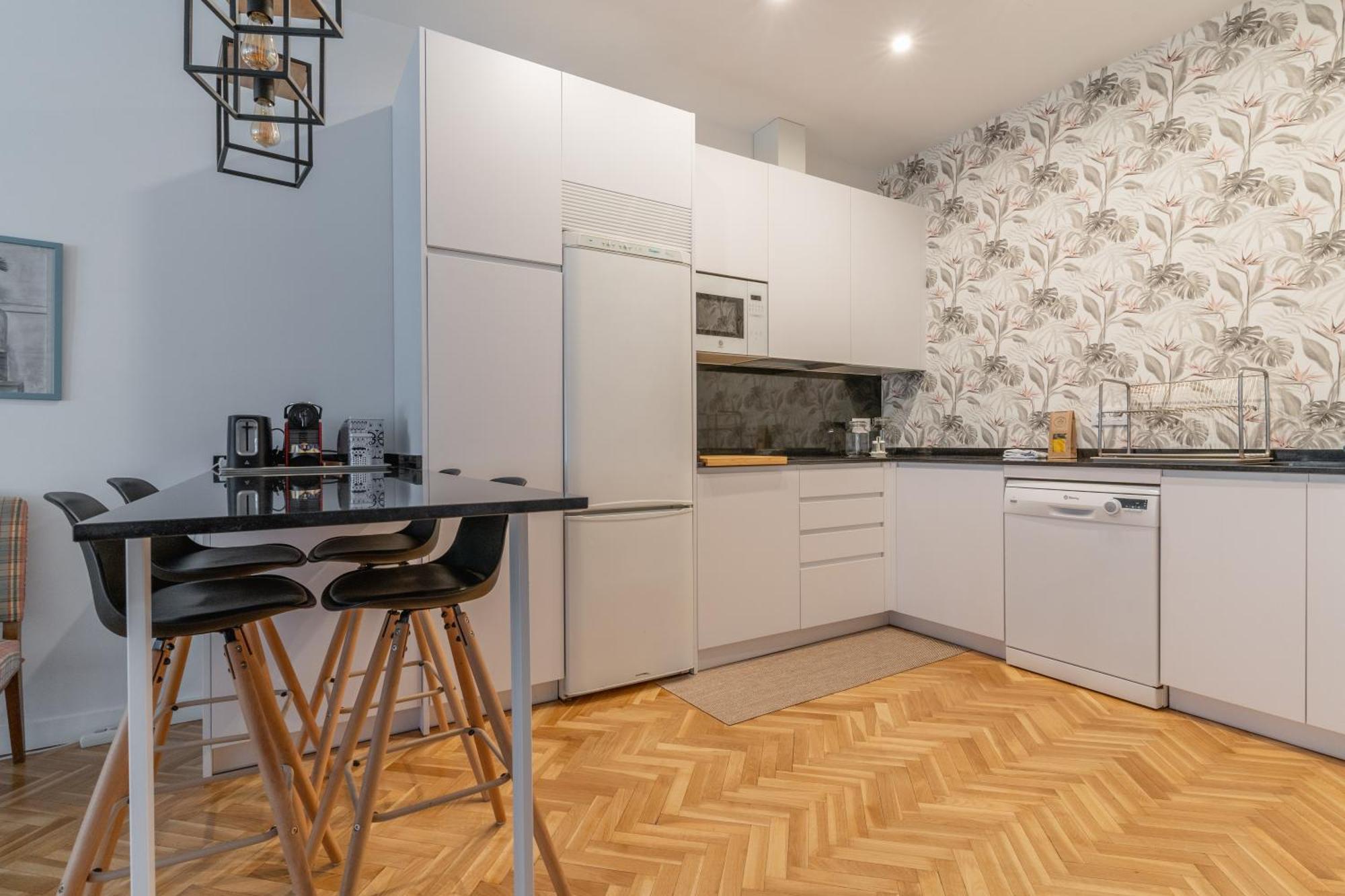 Apartment Spacious Central-3bedrooms 3bathrooms-sol Madrid