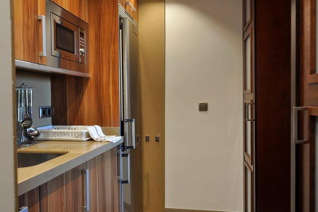 Apartamento Suite-estudio En El Centro Colon Madrid