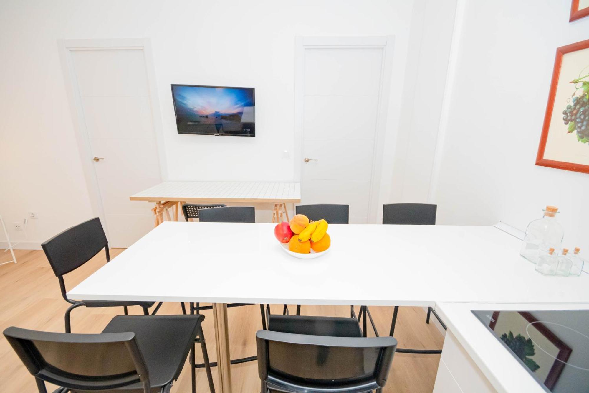 Apartamento For Cozy And Charming 3-bedroom Temporal In Asr18
