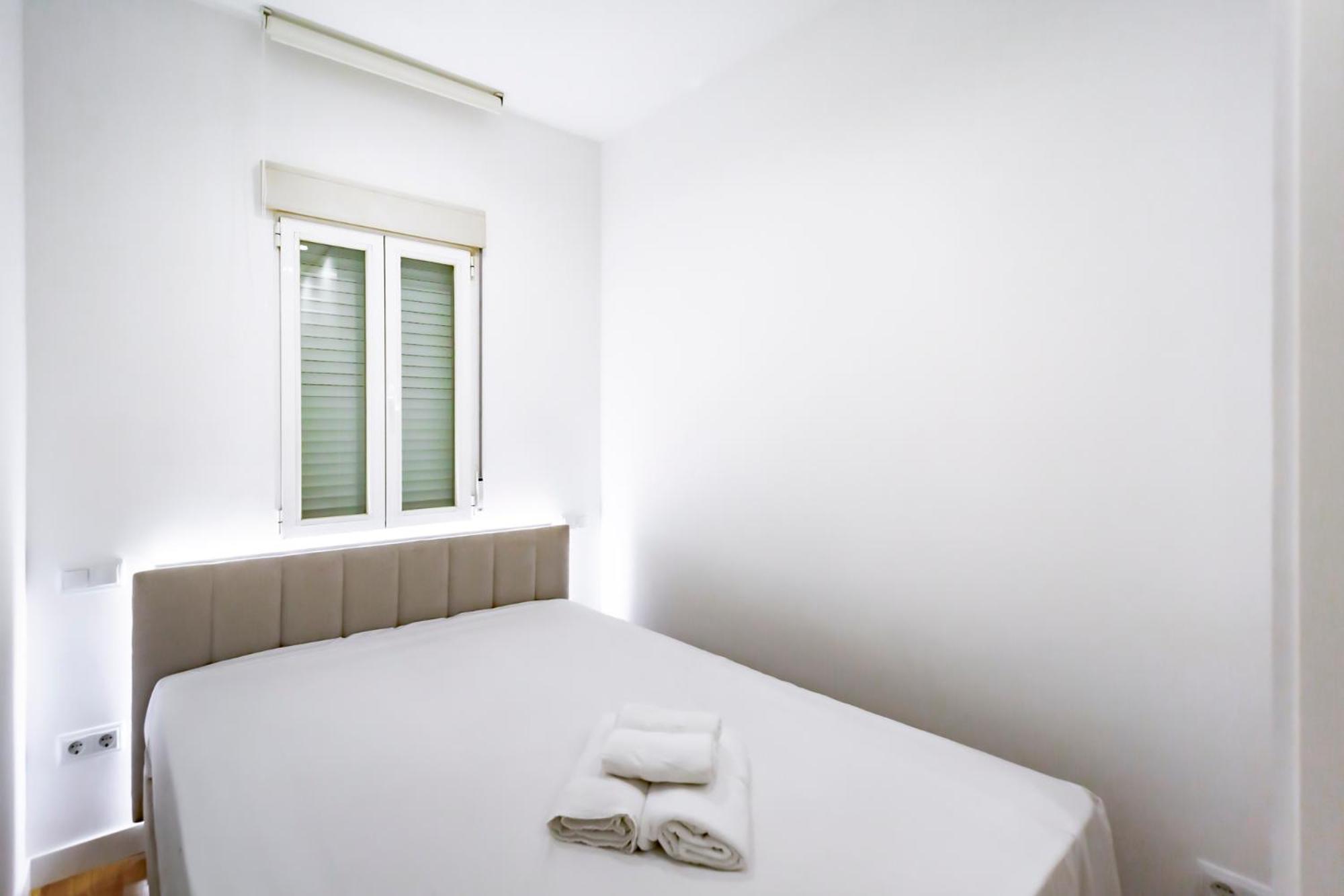 Apartamento Moderno En Barrio Salamanca By Exyca Madrid