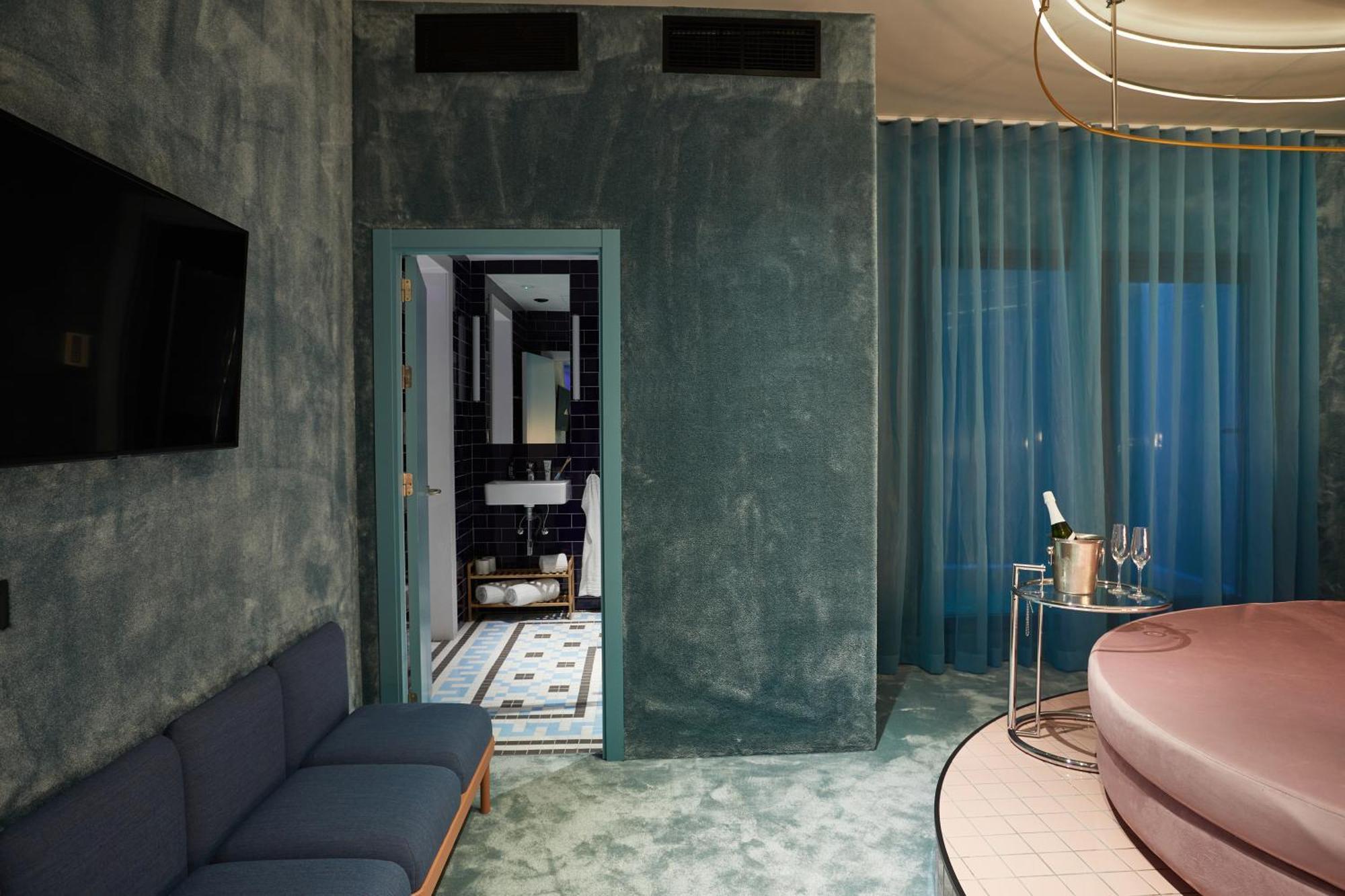 The Social Hub 4 Star Hotel