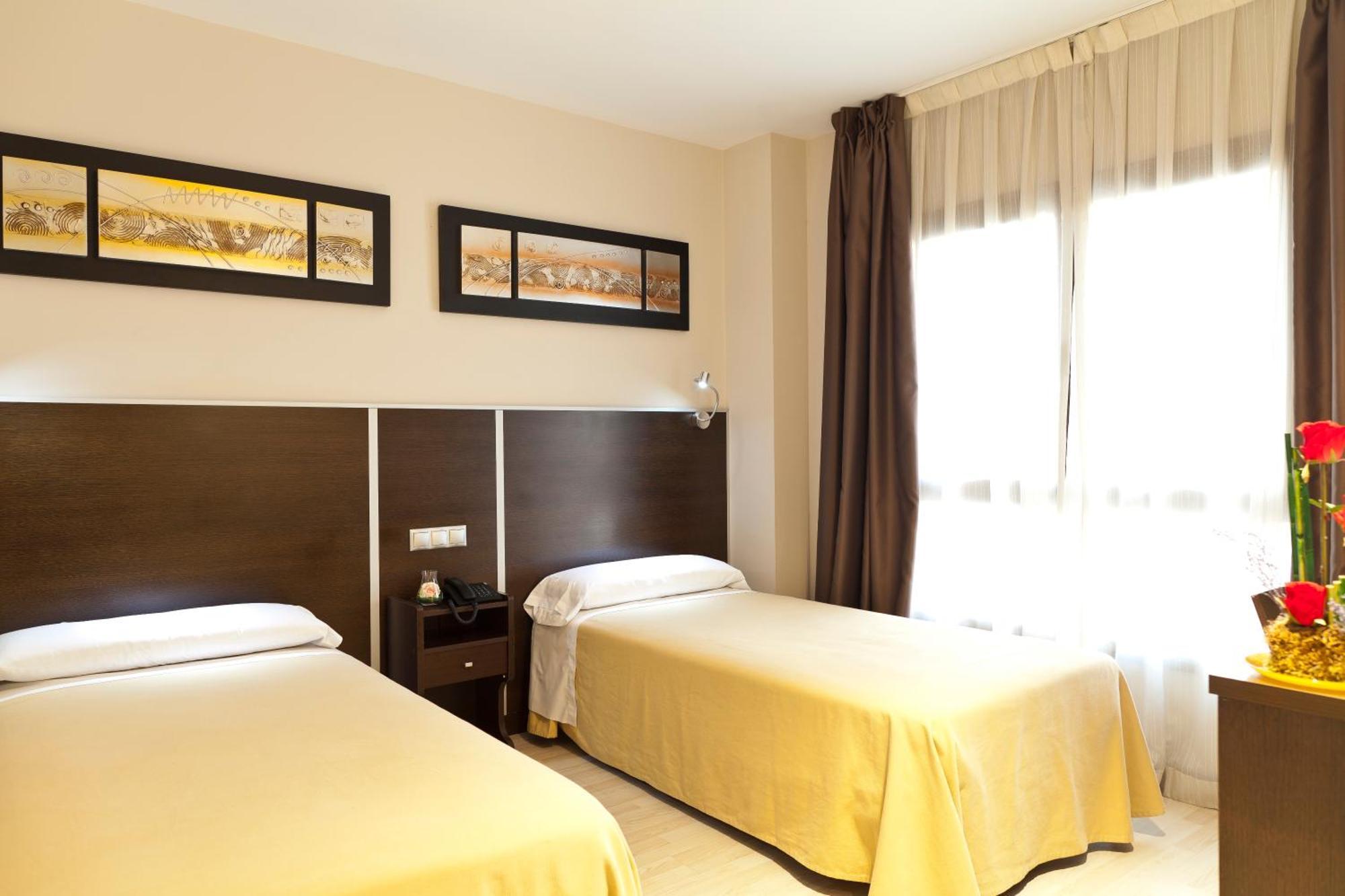 Pensión Avenida Barajas 3*