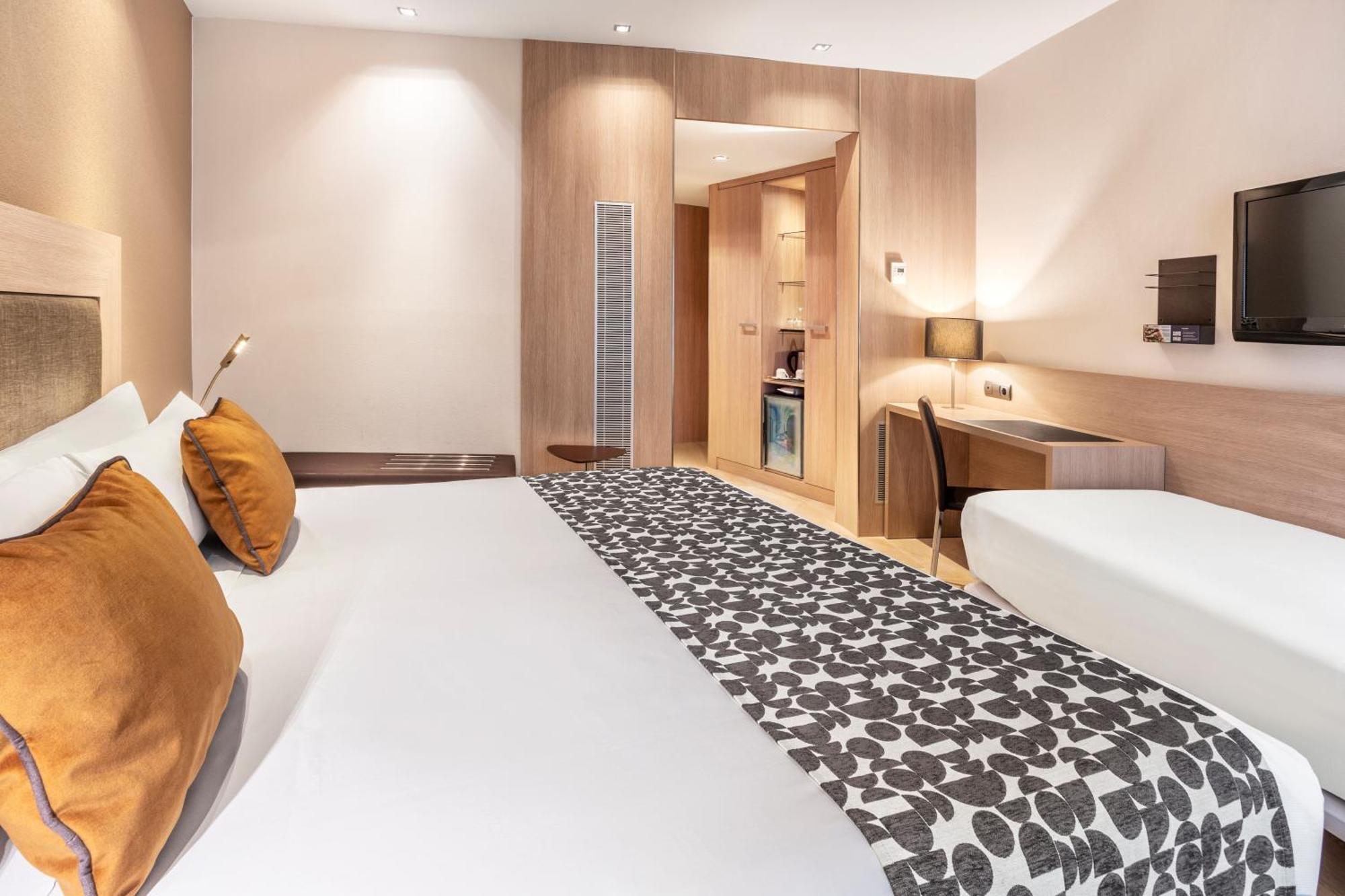 Catalonia Plaza Mayor 4*