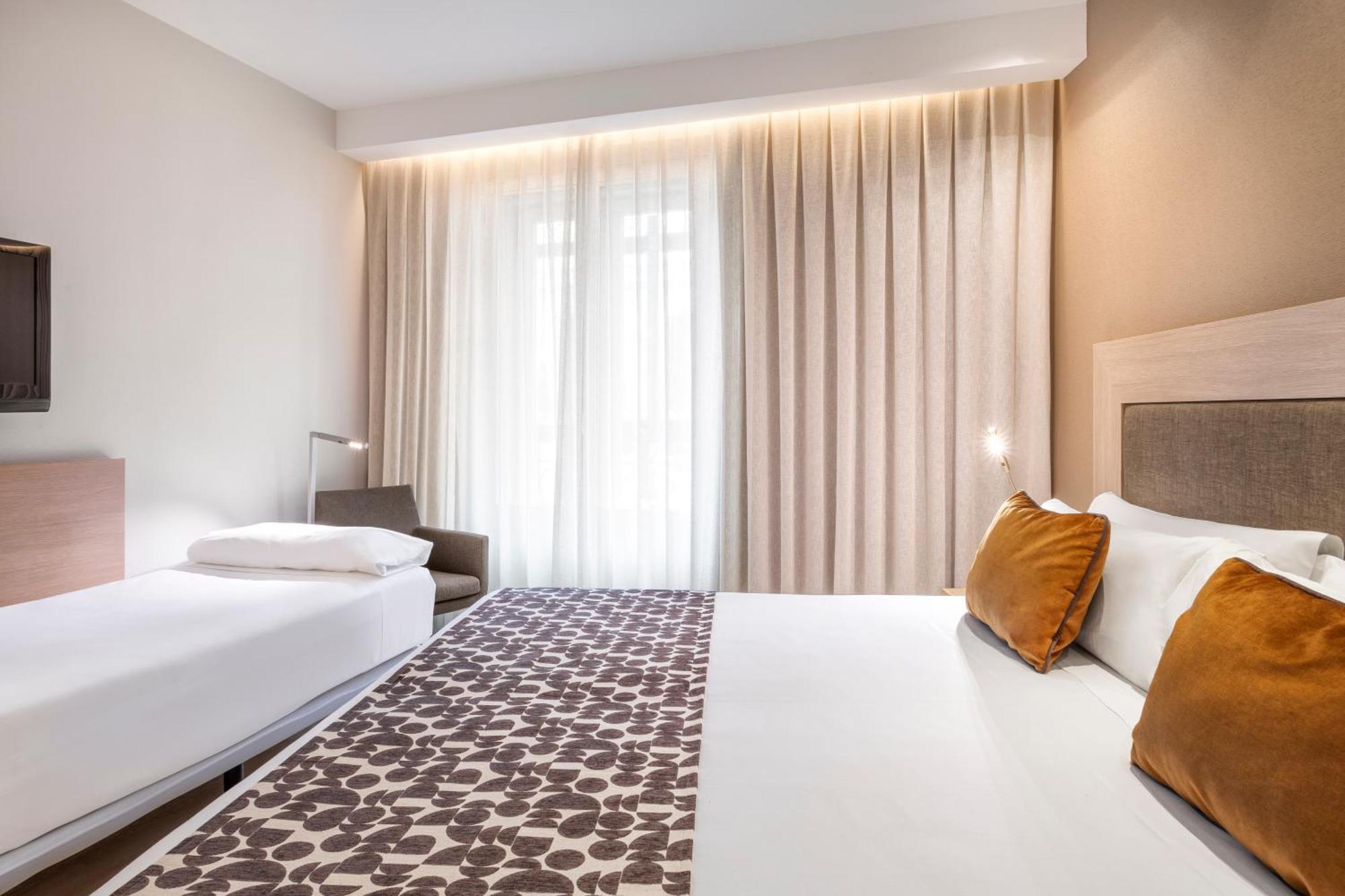 Hotel Catalonia Plaza Mayor 4*