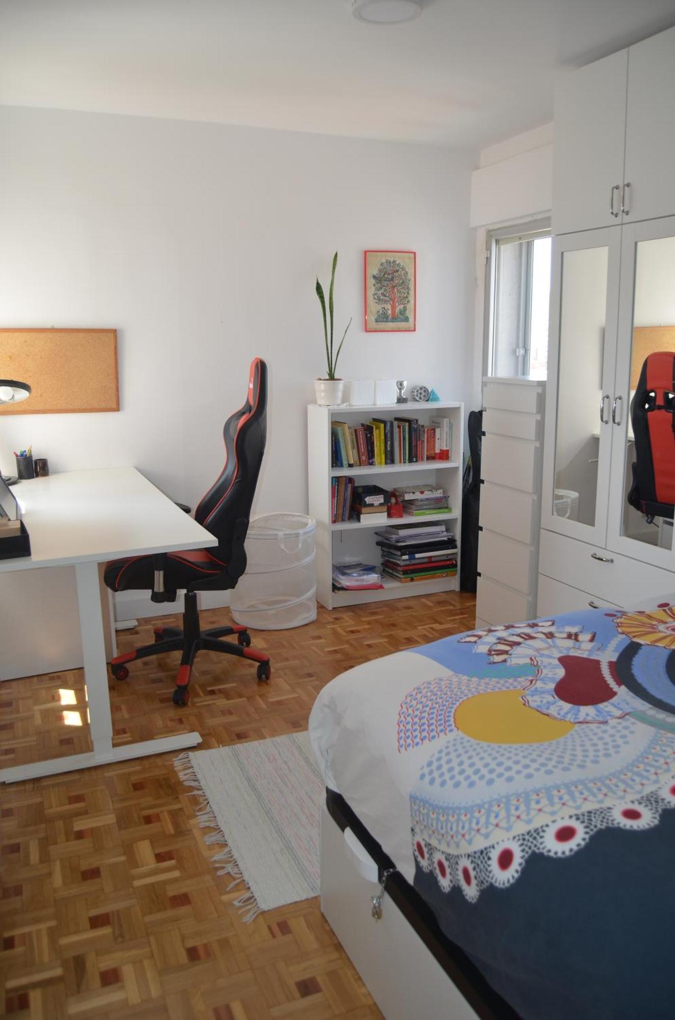 Luxury Renovated With Terrace In Apartment