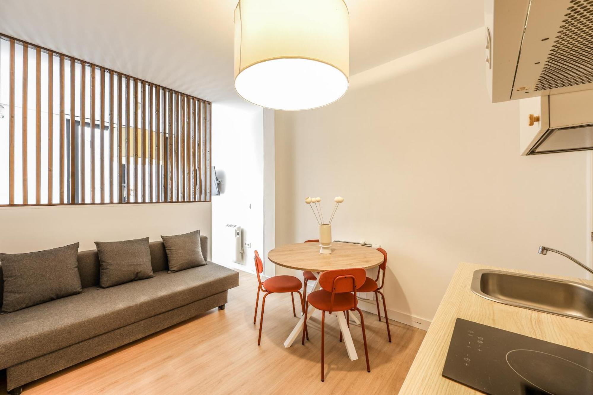 Apartamento Pequeno Reformado En Tirso De Molina Alquiler Temporal
