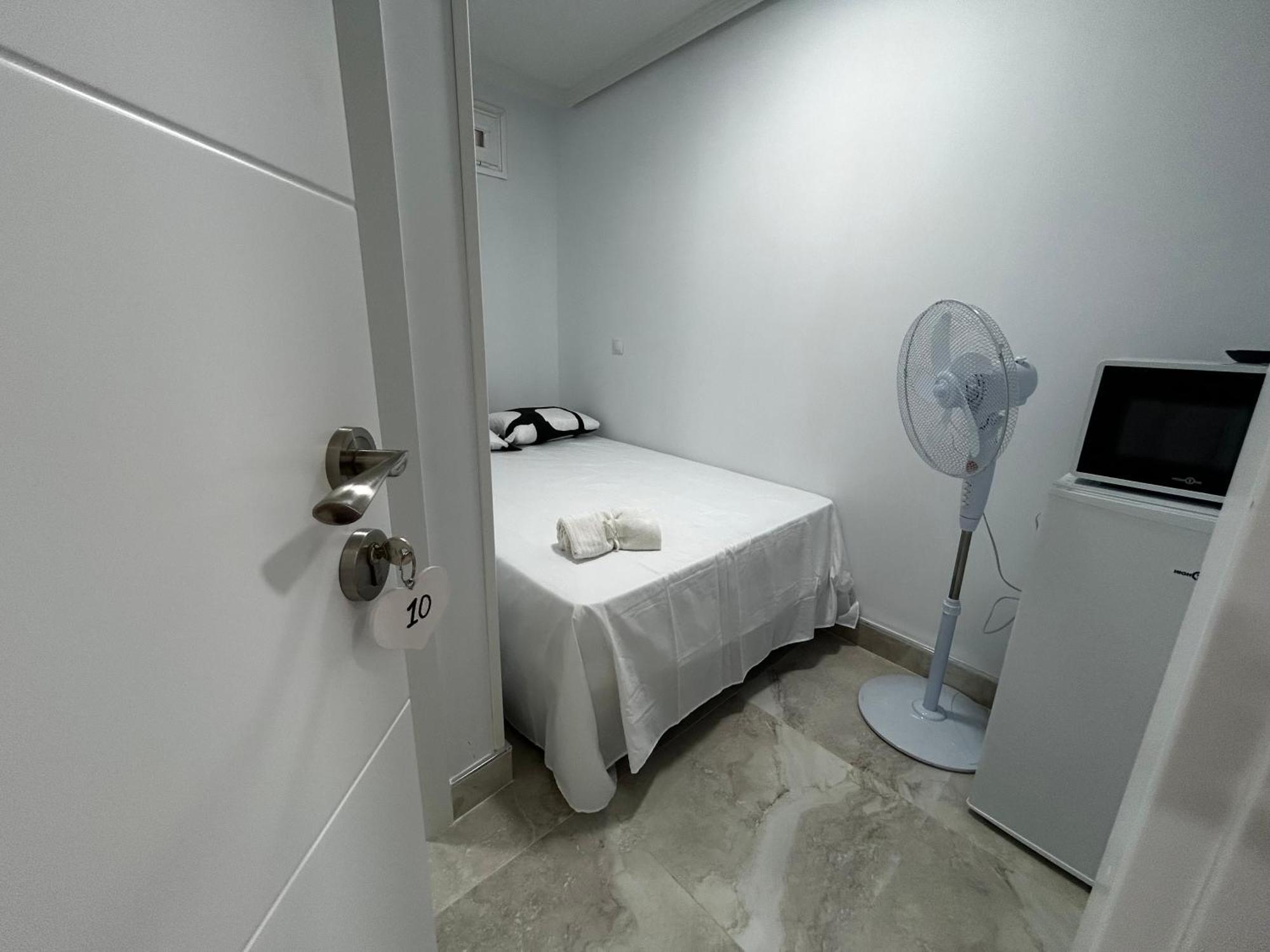 Doble Con Bano Privado En El Centro De Bed and breakfast Madrid