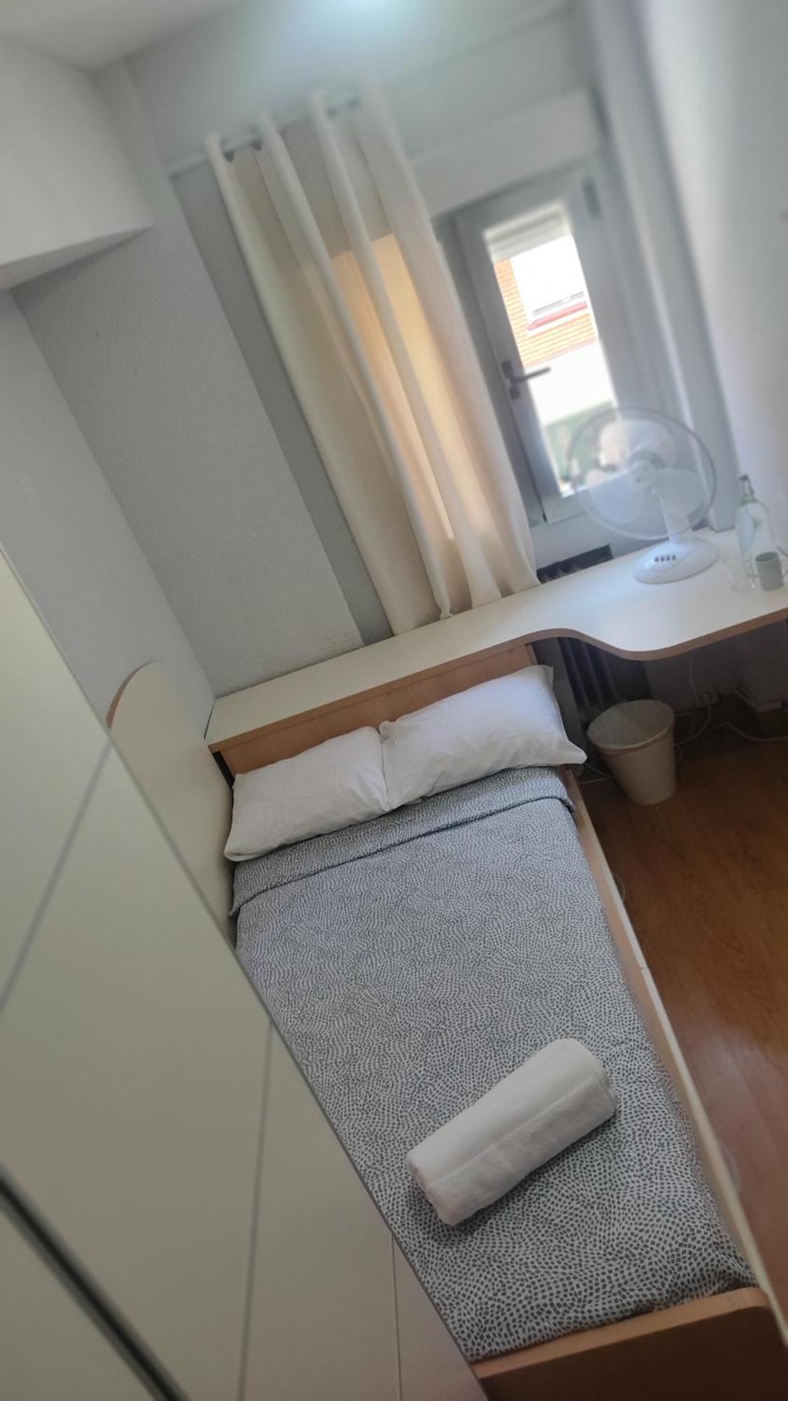 Habitacion Individual Con Bano Y Cocina Compartida Madrid