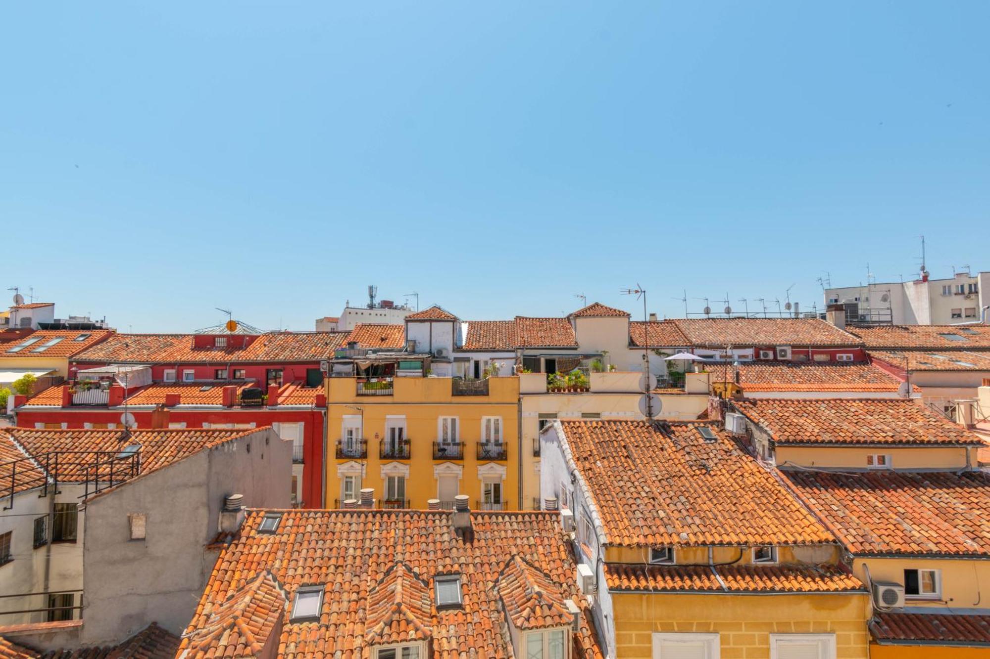 Apartment Authentic Experience -plaza Mayor 7min Walk - Spectacular View - Champagne Madrid